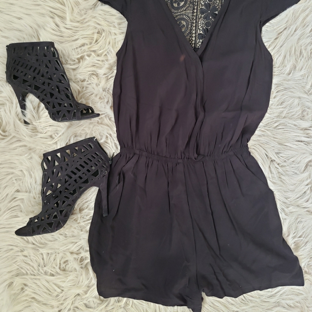 Super cute chic black romper!